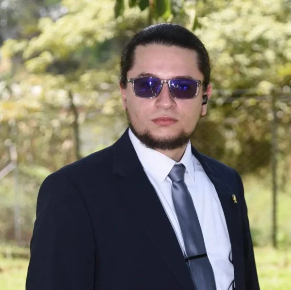Manuel Cardona